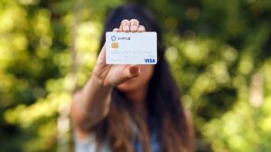 Simple-Bank-Review-Debit-Card